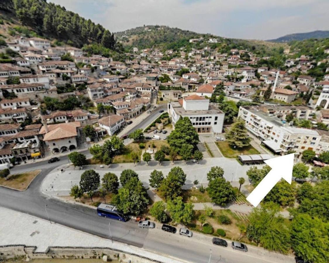 Promenade Apartment In City Centre Berat Exterior photo