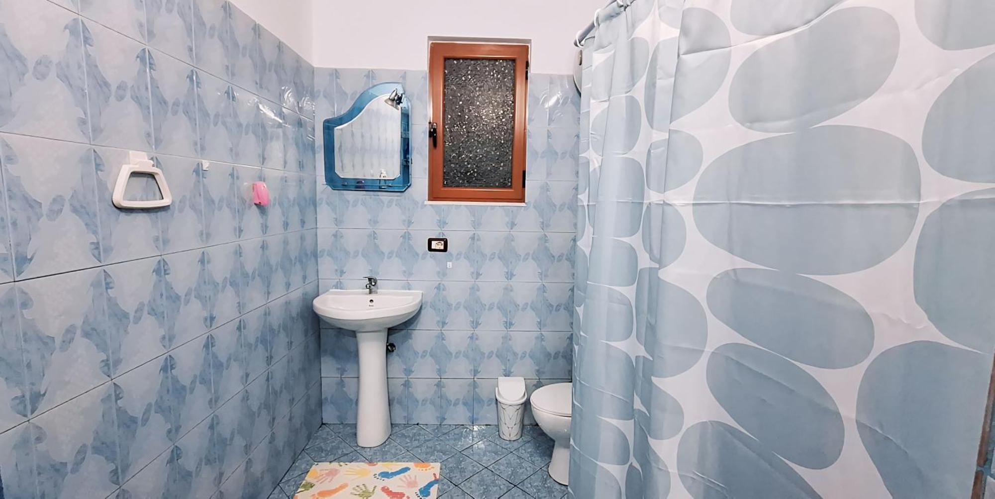 Promenade Apartment In City Centre Berat Exterior photo