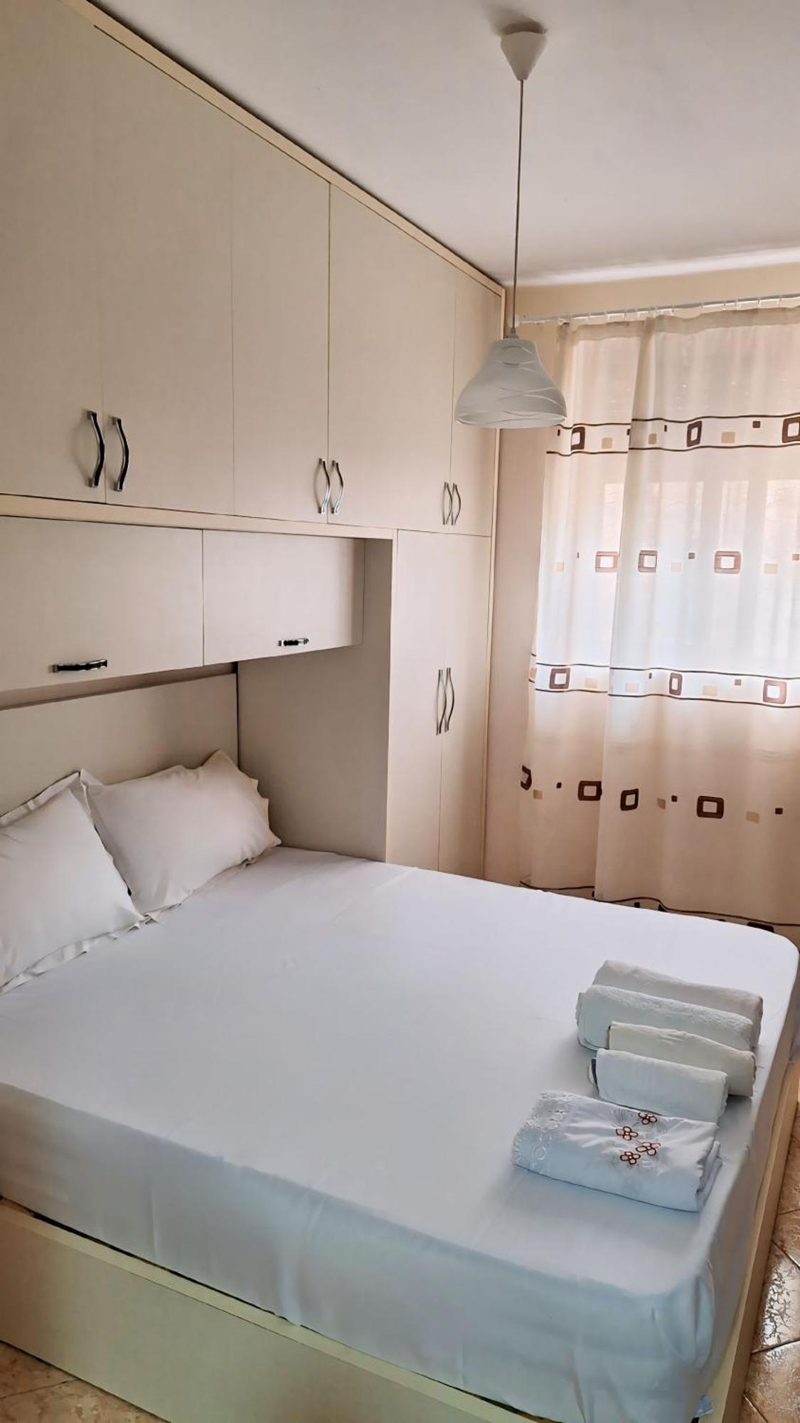 Promenade Apartment In City Centre Berat Exterior photo